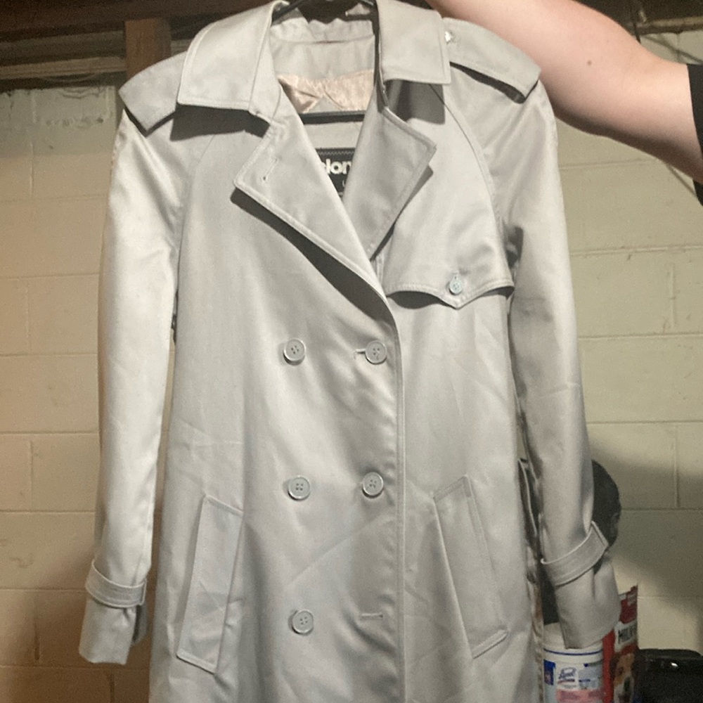 Utex Gray Trench Coat with Wide Lapels and Epaulettes